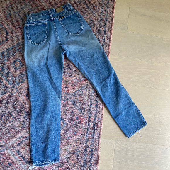 Vintage Lee Hugh waisted jeans in good condition. - Picture 2 of 6